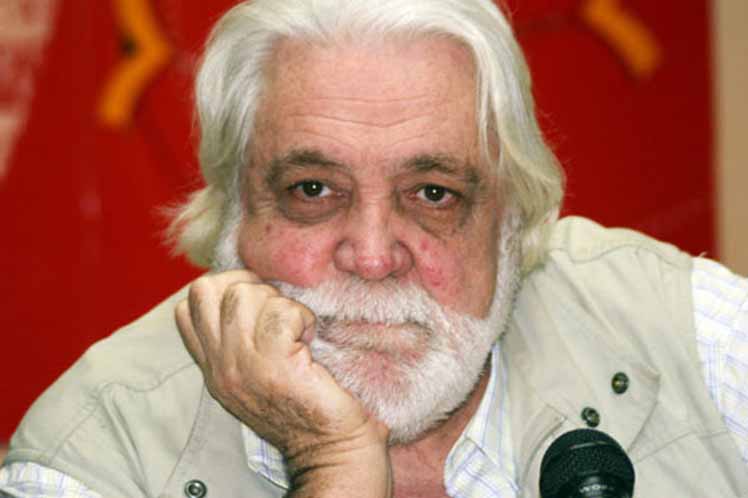 Daniel Chavarría